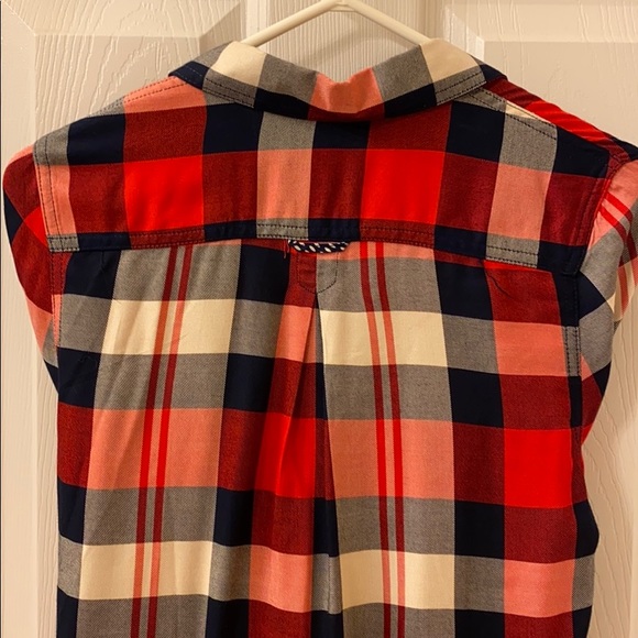 Buttons, Ladie’s checkered top, size small - Picture 5 of 7